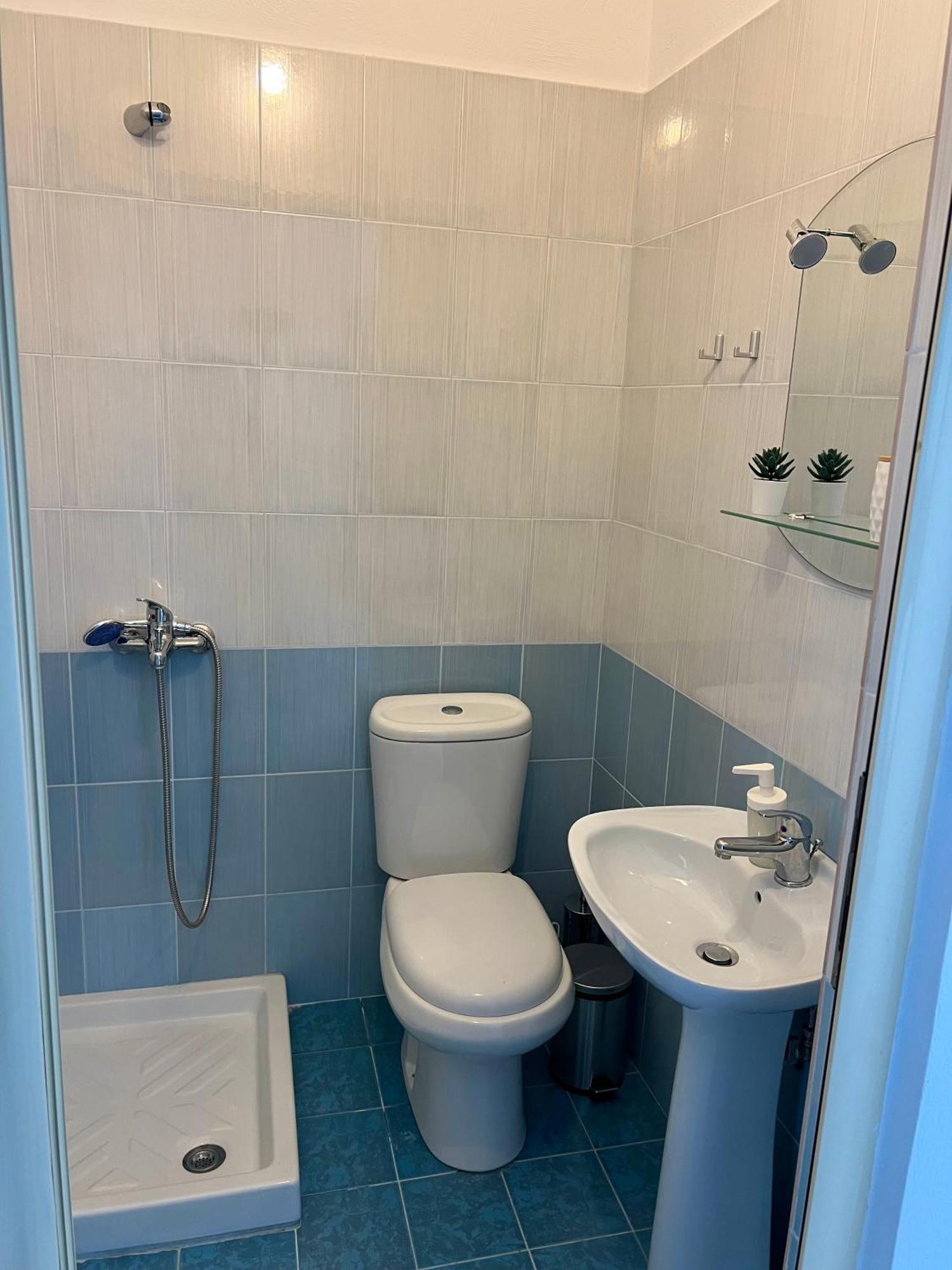 Helios Rooms Sarandë Esterno foto